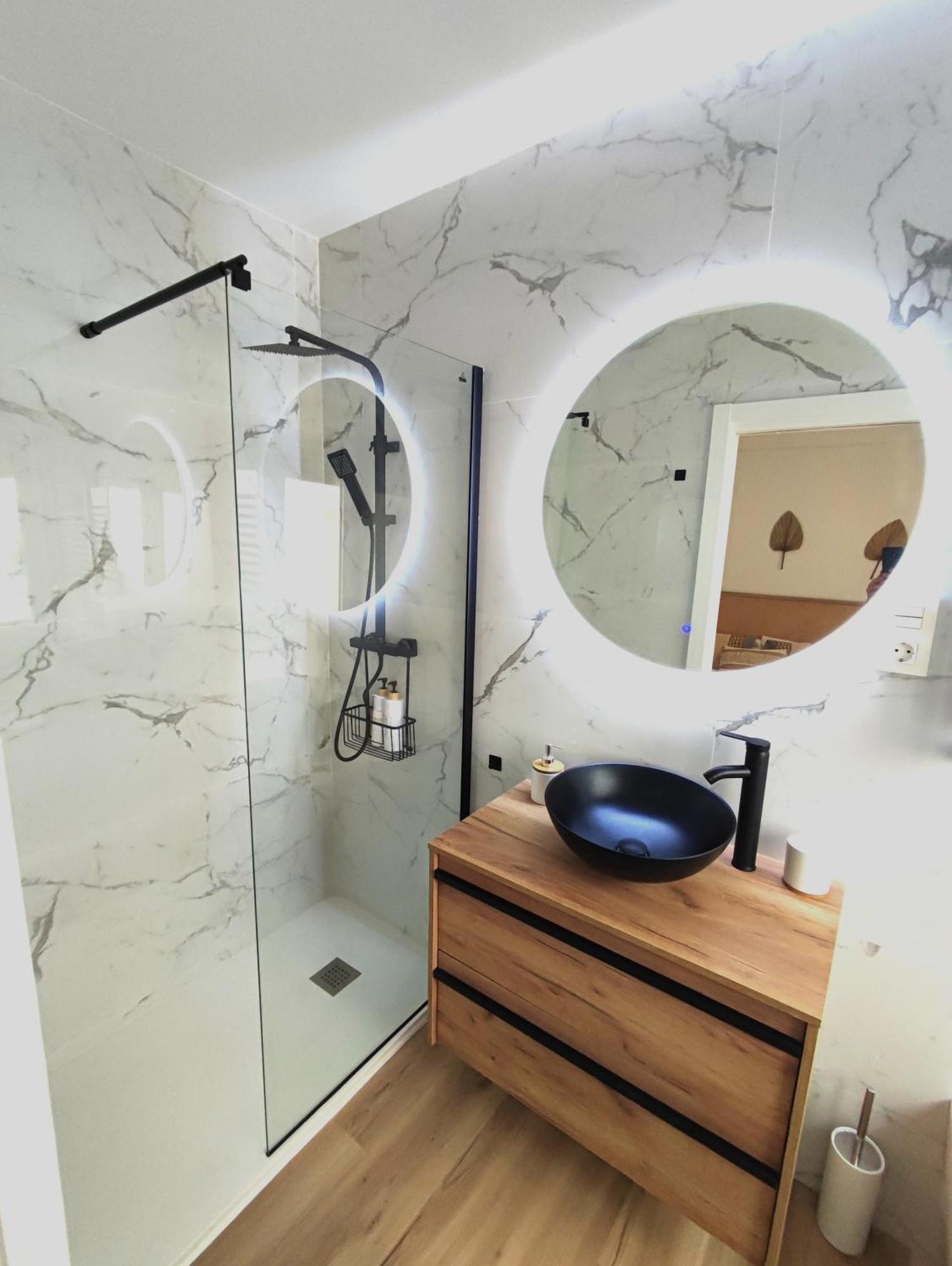 Bilbao Urban Loft Apartment Bagian luar foto