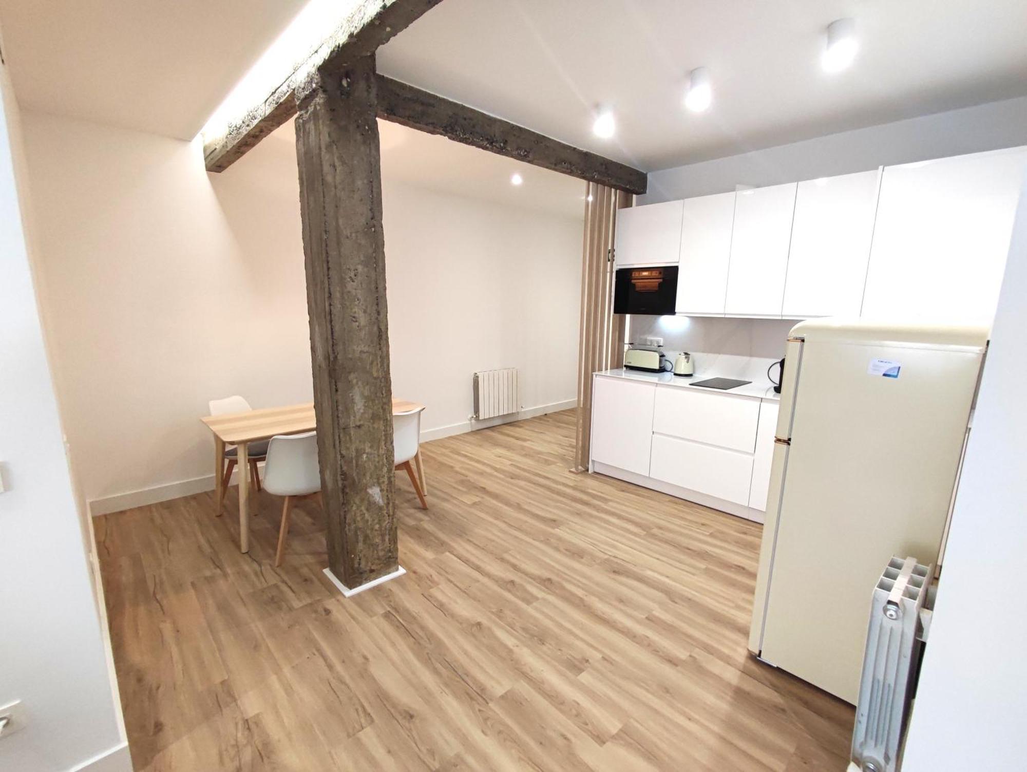 Bilbao Urban Loft Apartment Bagian luar foto